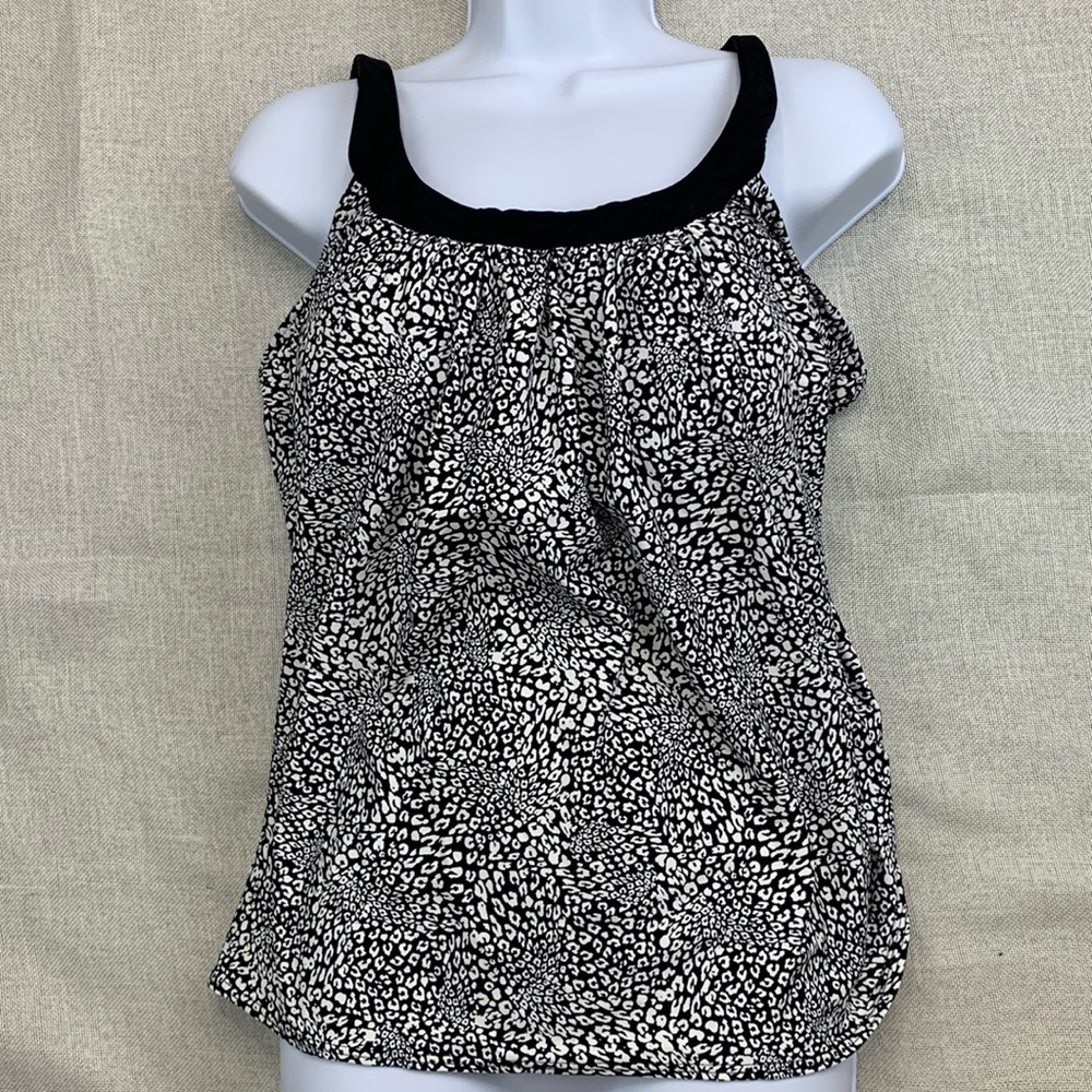 NWOT Women’s Black and White Animal Print Swim Top Size 40D
